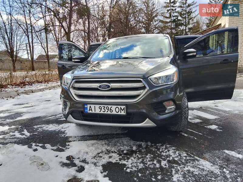 Внедорожник / Кроссовер Ford Escape 2017 в Мироновке