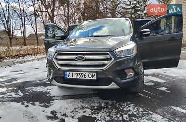Позашляховик / Кросовер Ford Escape 2017 в 