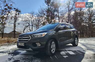 Позашляховик / Кросовер Ford Escape 2017 в 