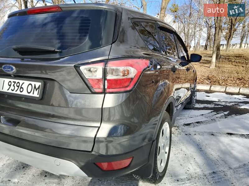 Внедорожник / Кроссовер Ford Escape 2017 в Мироновке