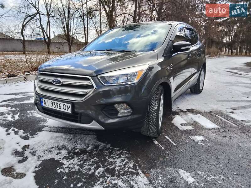 Внедорожник / Кроссовер Ford Escape 2017 в Мироновке