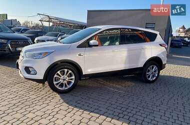 Внедорожник / Кроссовер Ford Escape 2016 в 