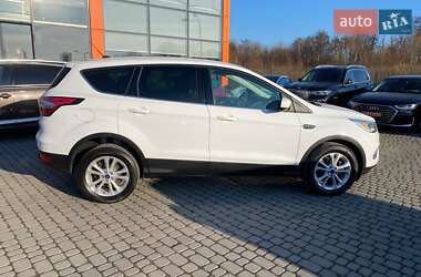 Внедорожник / Кроссовер Ford Escape 2016 в 