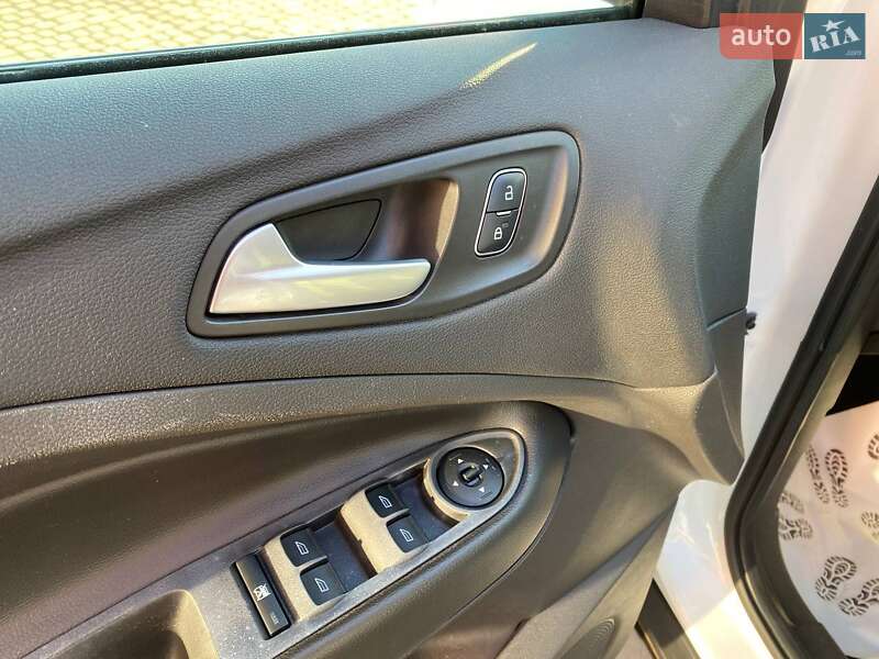 Внедорожник / Кроссовер Ford Escape 2016 в Львове