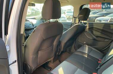 Внедорожник / Кроссовер Ford Escape 2016 в 