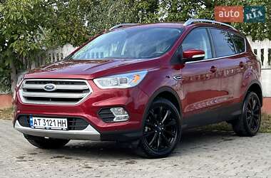 Внедорожник / Кроссовер Ford Escape 2017 в Ивано-Франковске