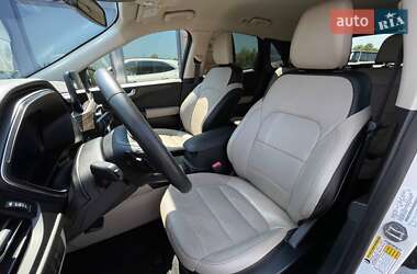 Позашляховик / Кросовер Ford Escape 2020 в 