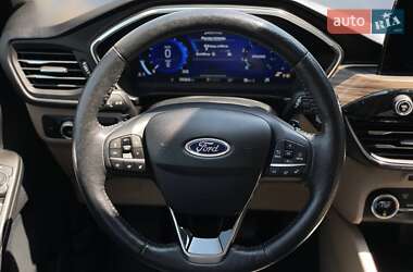 Позашляховик / Кросовер Ford Escape 2020 в 