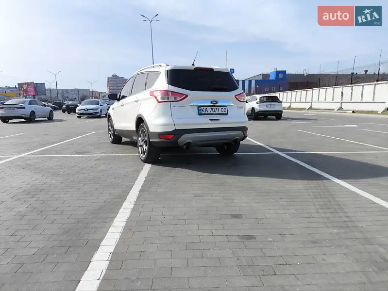Ford Escape 2015 VIN 1FMCU0J90GUB24573 фото оголошення 4 з 51