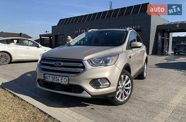 Позашляховик / Кросовер Ford Escape 2016 в Івано-Франківську