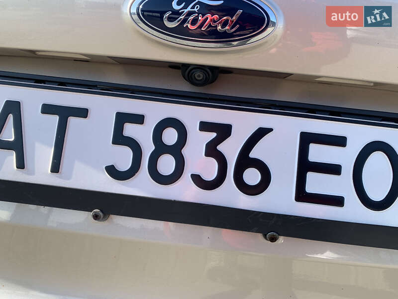 Внедорожник / Кроссовер Ford Escape 2016 в Ивано-Франковске