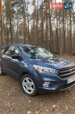 Внедорожник / Кроссовер Ford Escape 2017 в Киеве