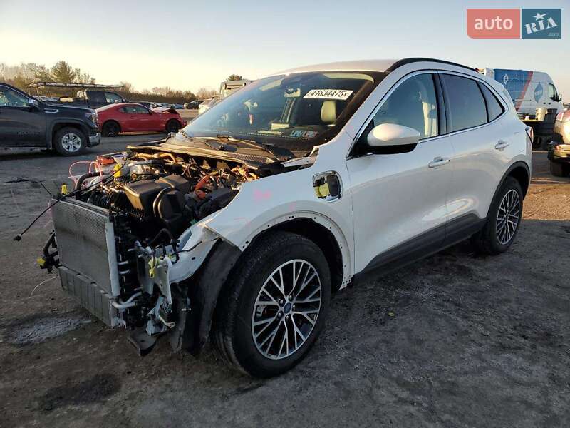 Внедорожник / Кроссовер Ford Escape 2022 в 