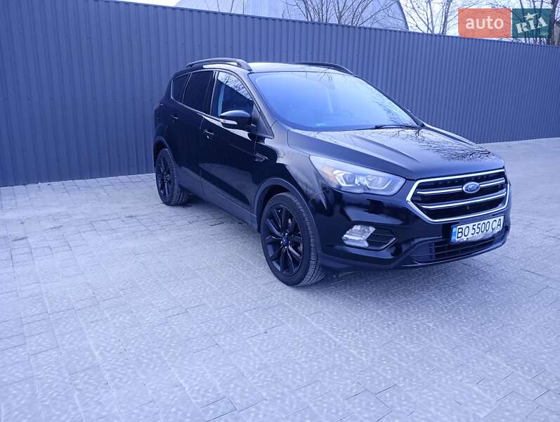 Внедорожник / Кроссовер Ford Escape 2016 в Тернополе