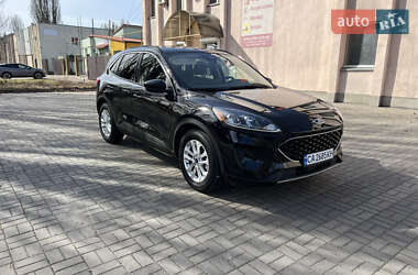 Внедорожник / Кроссовер Ford Escape 2019 в 