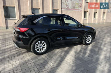 Внедорожник / Кроссовер Ford Escape 2019 в 