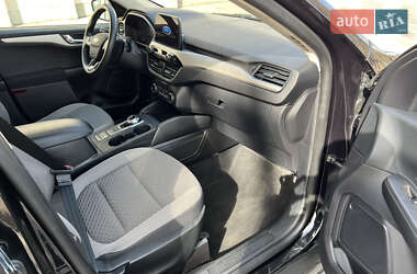 Внедорожник / Кроссовер Ford Escape 2019 в 