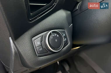 Внедорожник / Кроссовер Ford Escape 2017 в 