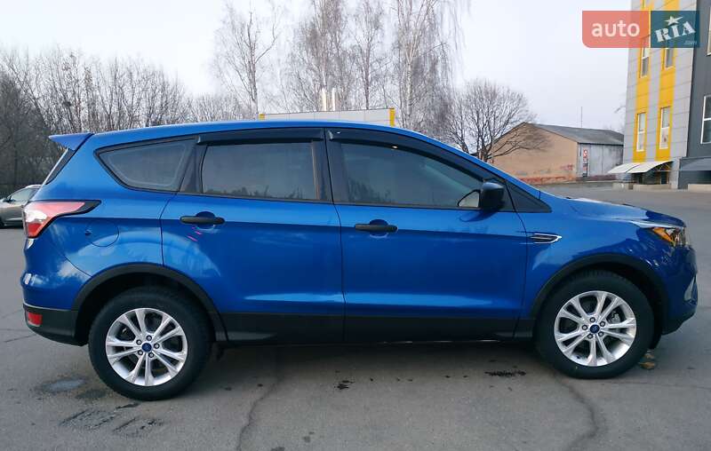 Внедорожник / Кроссовер Ford Escape 2019 в Черкассах