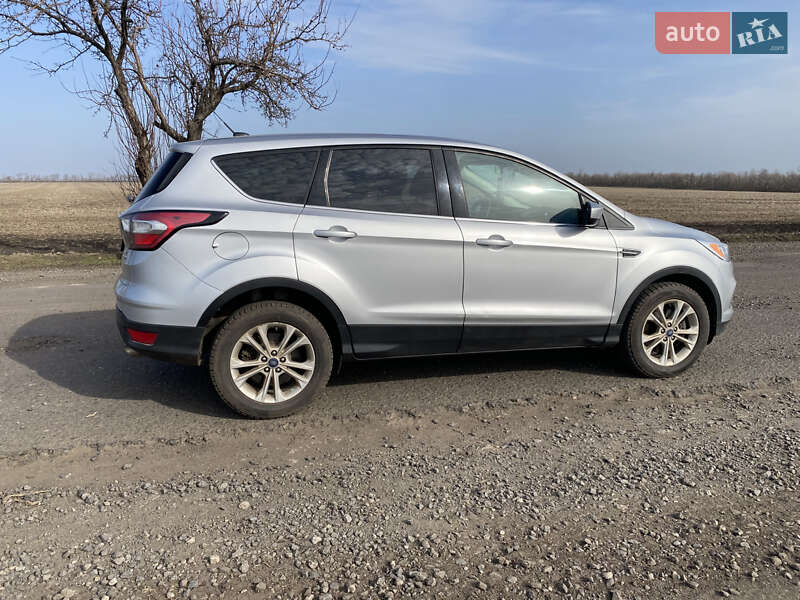 Позашляховик / Кросовер Ford Escape 2017 в Межовій
