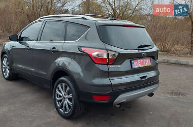 Внедорожник / Кроссовер Ford Escape 2018 в 