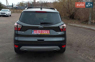 Внедорожник / Кроссовер Ford Escape 2018 в 