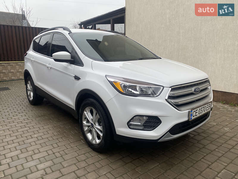 Внедорожник / Кроссовер Ford Escape 2018 в 