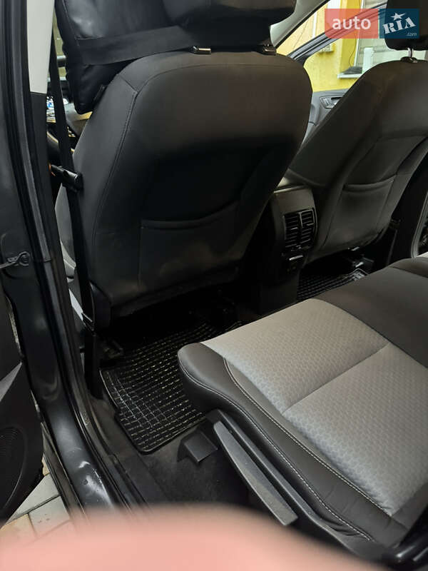 Позашляховик / Кросовер Ford Escape 2017 в Виноградові