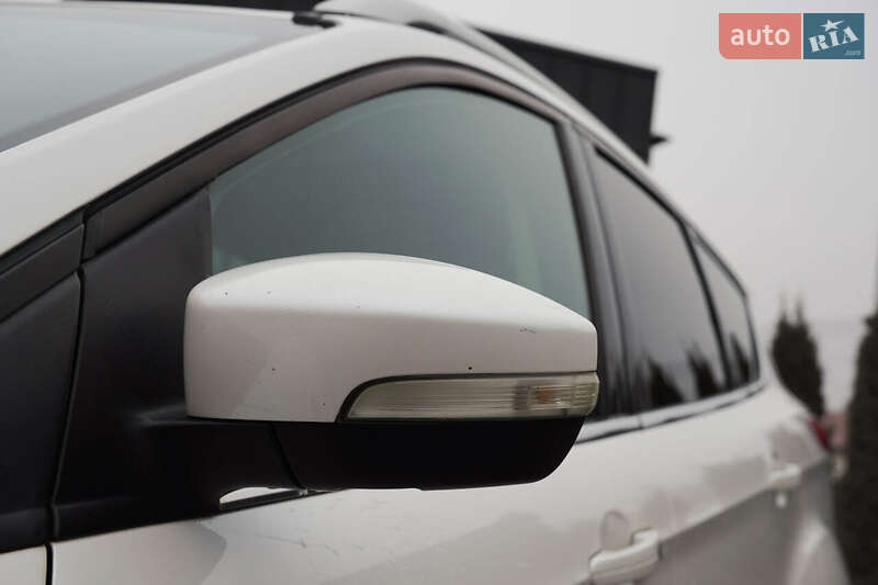Внедорожник / Кроссовер Ford Escape 2015 в Каменец-Подольском