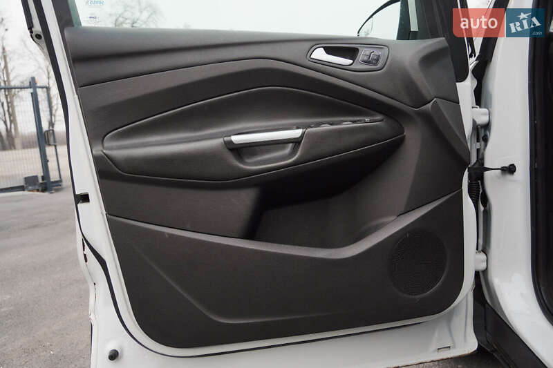 Внедорожник / Кроссовер Ford Escape 2015 в Каменец-Подольском