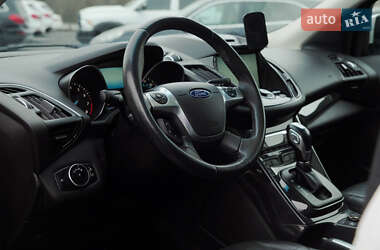 Внедорожник / Кроссовер Ford Escape 2015 в 