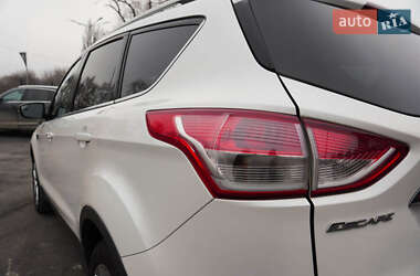 Внедорожник / Кроссовер Ford Escape 2015 в 