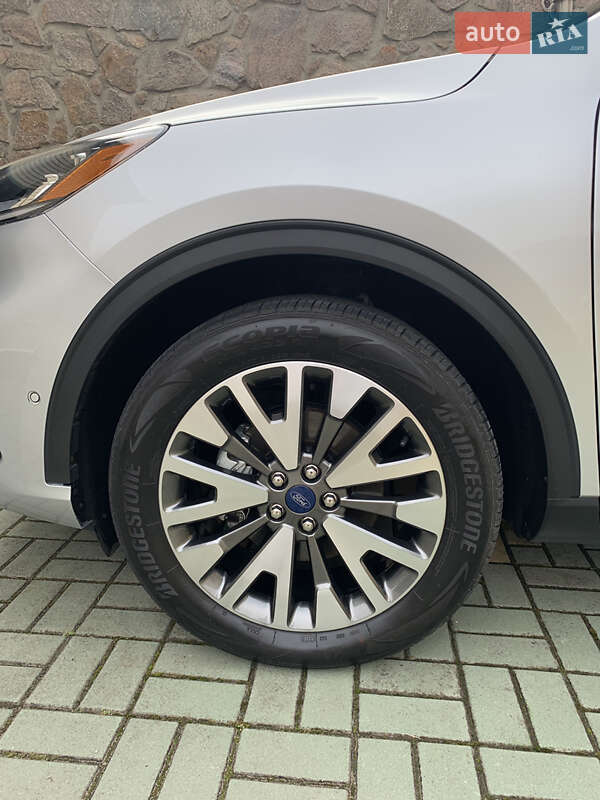 Внедорожник / Кроссовер Ford Escape 2019 в Запорожье