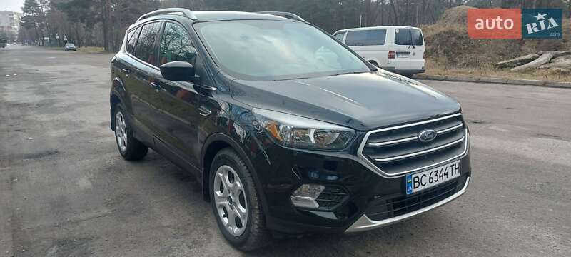 Внедорожник / Кроссовер Ford Escape 2018 в Львове