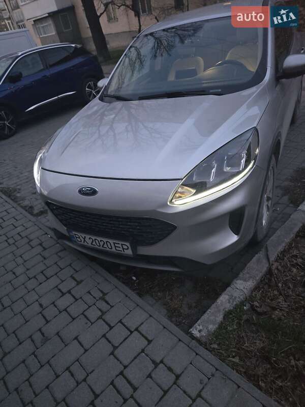 Внедорожник / Кроссовер Ford Escape 2020 в 