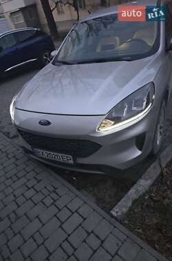 Внедорожник / Кроссовер Ford Escape 2020 в 