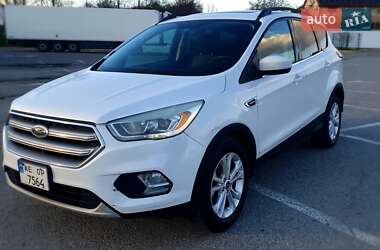Внедорожник / Кроссовер Ford Escape 2016 в 