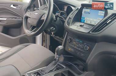 Внедорожник / Кроссовер Ford Escape 2016 в 