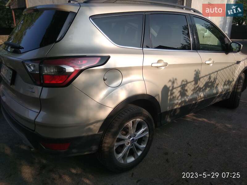 Внедорожник / Кроссовер Ford Escape 2018 в Львове