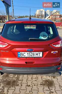 Внедорожник / Кроссовер Ford Escape 2015 в 