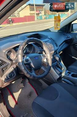 Внедорожник / Кроссовер Ford Escape 2015 в 