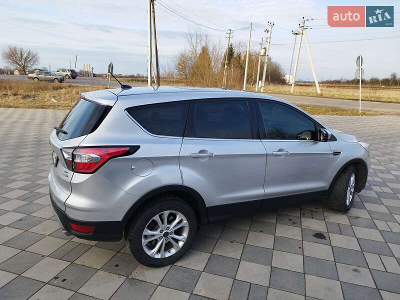 Внедорожник / Кроссовер Ford Escape 2017 в Самборе