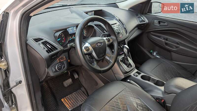 Позашляховик / Кросовер Ford Escape 2015 в Рівному