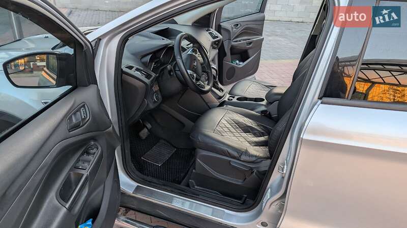 Позашляховик / Кросовер Ford Escape 2015 в Рівному
