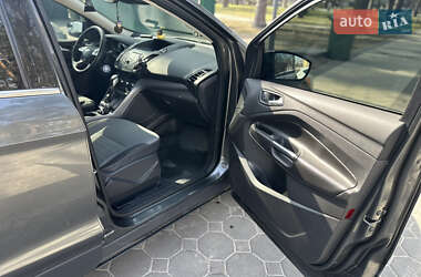 Внедорожник / Кроссовер Ford Escape 2016 в 