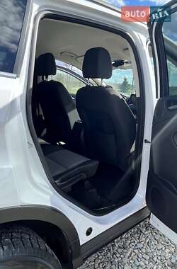 Внедорожник / Кроссовер Ford Escape 2016 в 