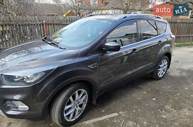 Внедорожник / Кроссовер Ford Escape 2018 в 