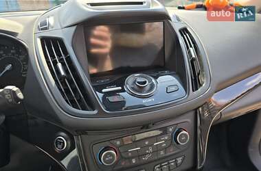 Внедорожник / Кроссовер Ford Escape 2018 в 
