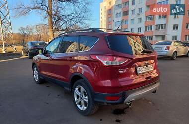 Позашляховик / Кросовер Ford Escape 2013 в 
