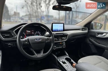Позашляховик / Кросовер Ford Escape 2020 в 